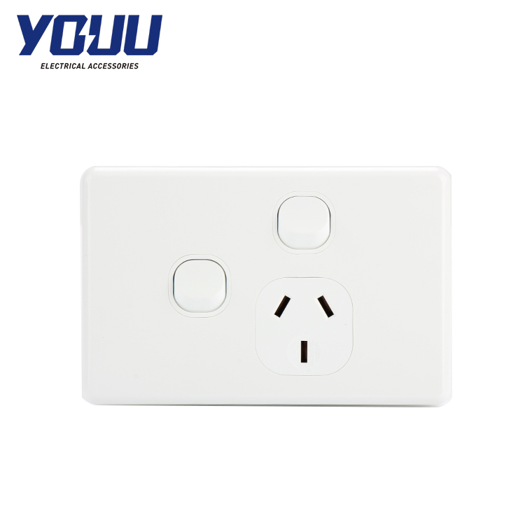 Single Power Point with Extra Switch Horizontal White 250V 10